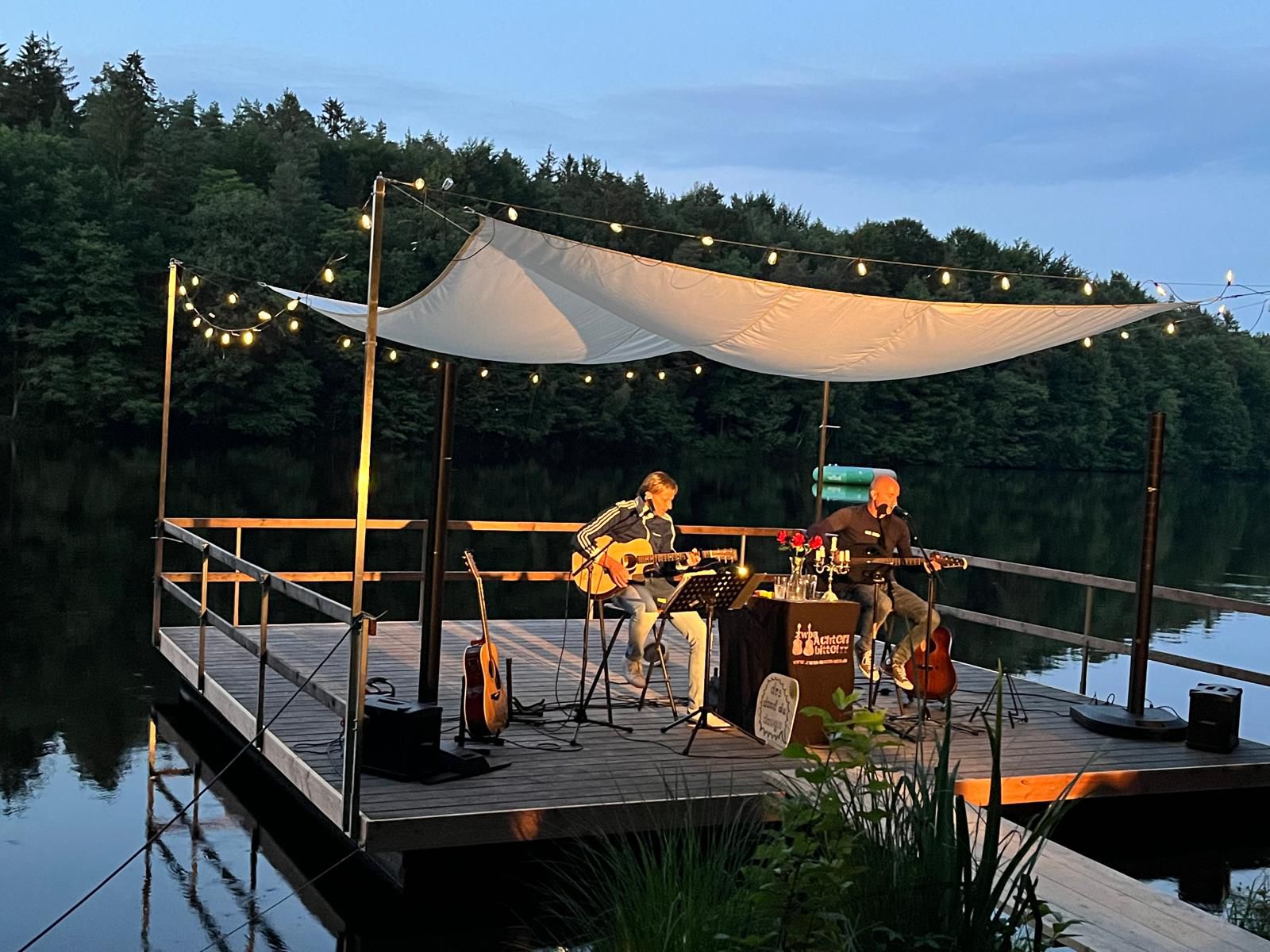 Wynajęty pomost pływający Seebuhne 