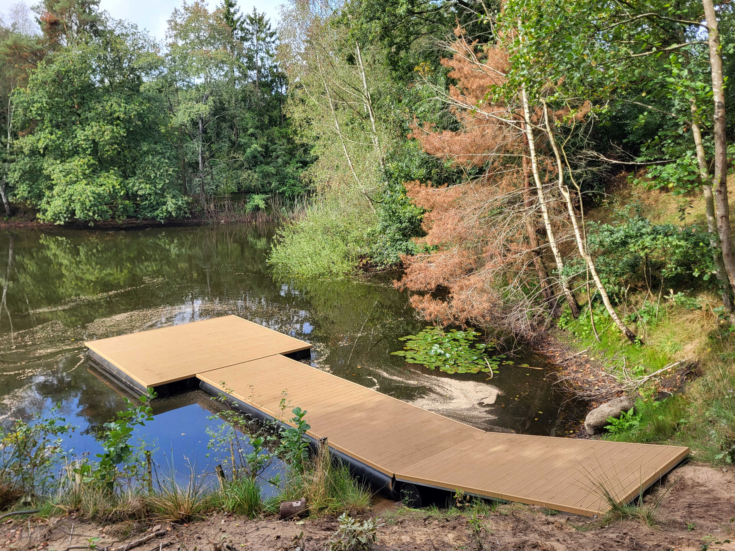 Wynajęty pomost pływający Seebuhne 